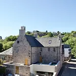 Central And Spacious Flat - Royal Mile